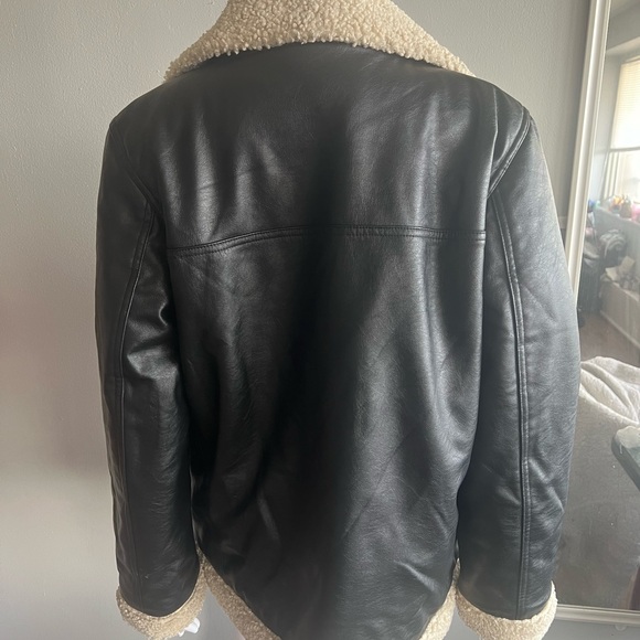 H&M Black and Cream Teddy Jacket - Picture 2 of 3